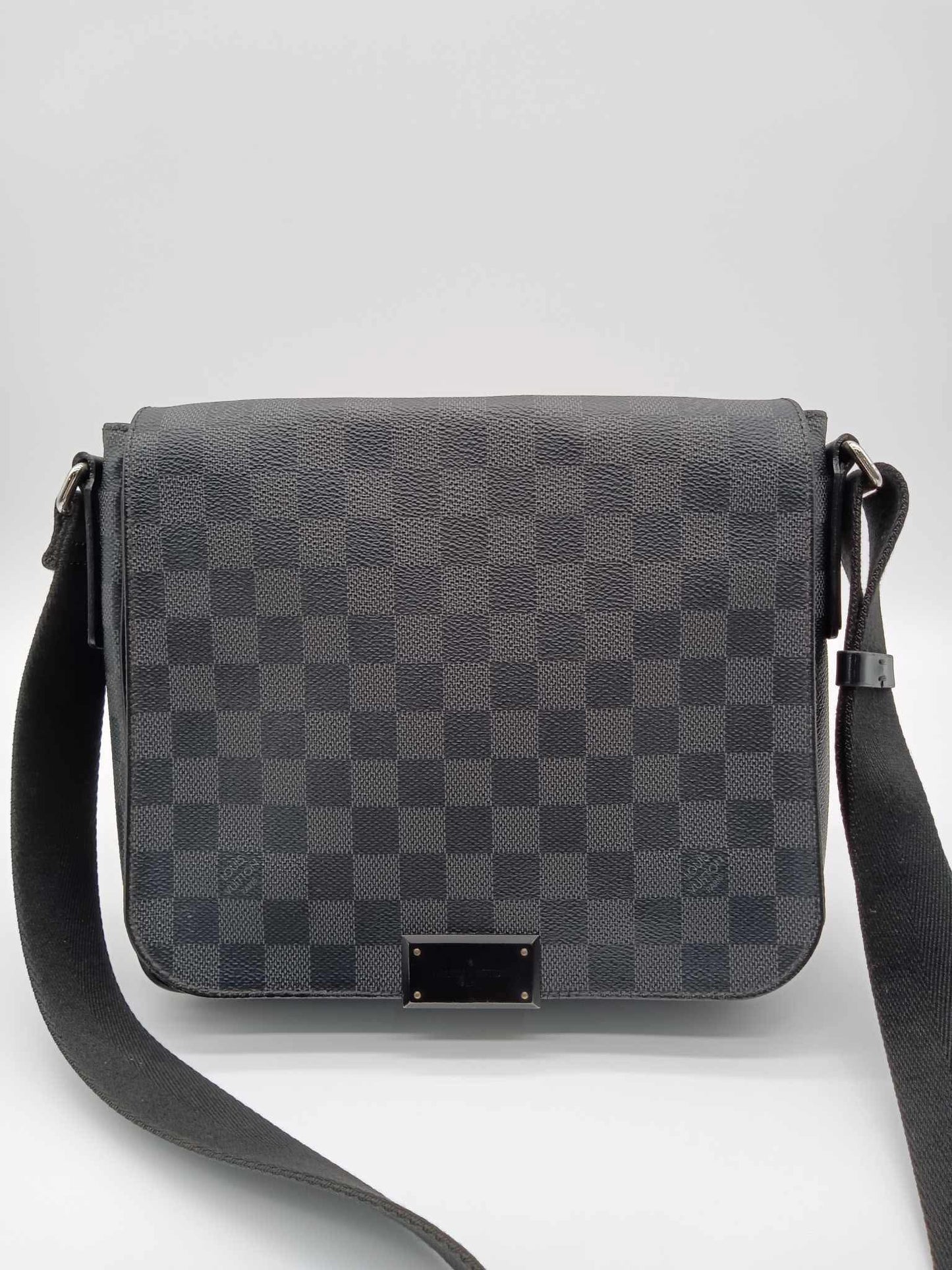 LOUIS VUITTON Damier Graphite District Messenger Bag PM