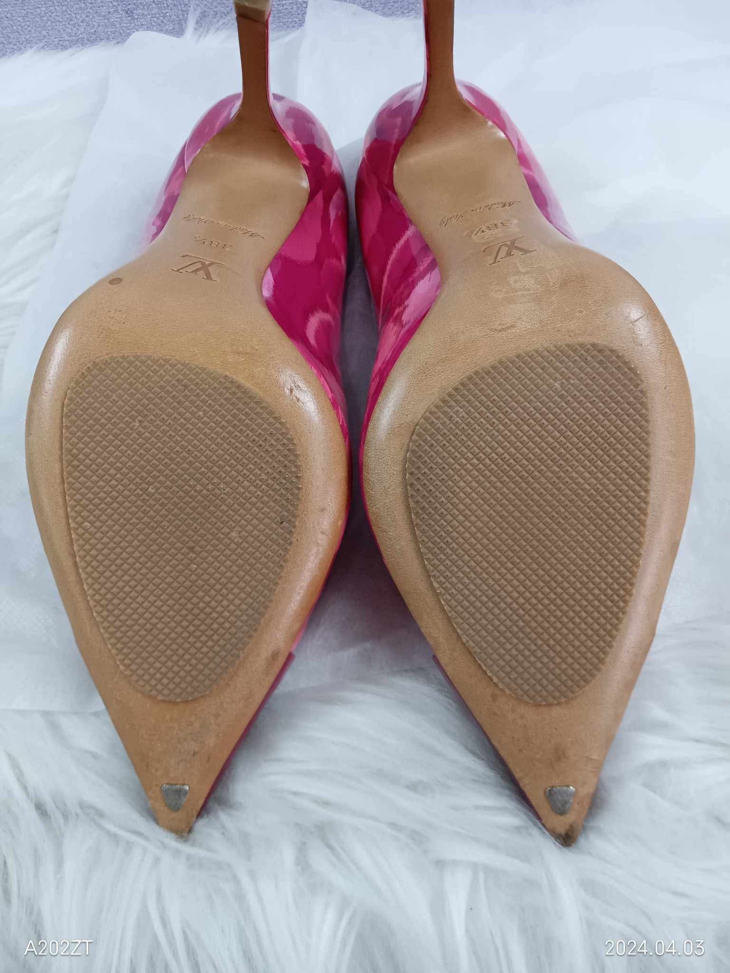 LOUIS VUITTON Heels