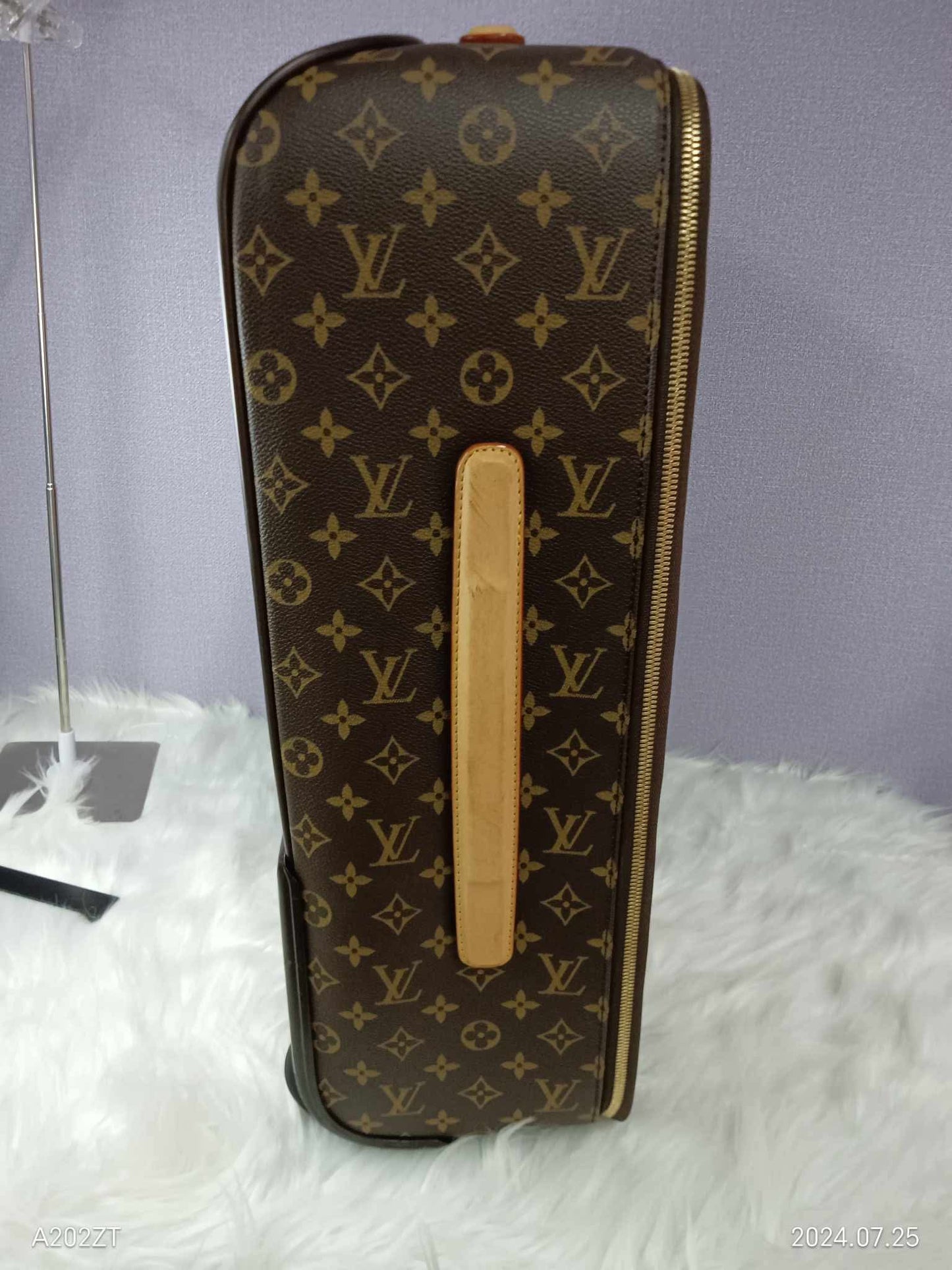 LOUIS VUITTON  Monogram Pegase 50