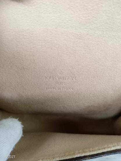 LOUIS VUITTON Monogram Pochette Florentine