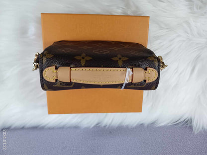 LOUIS VUITTON Monogram Micro Metis