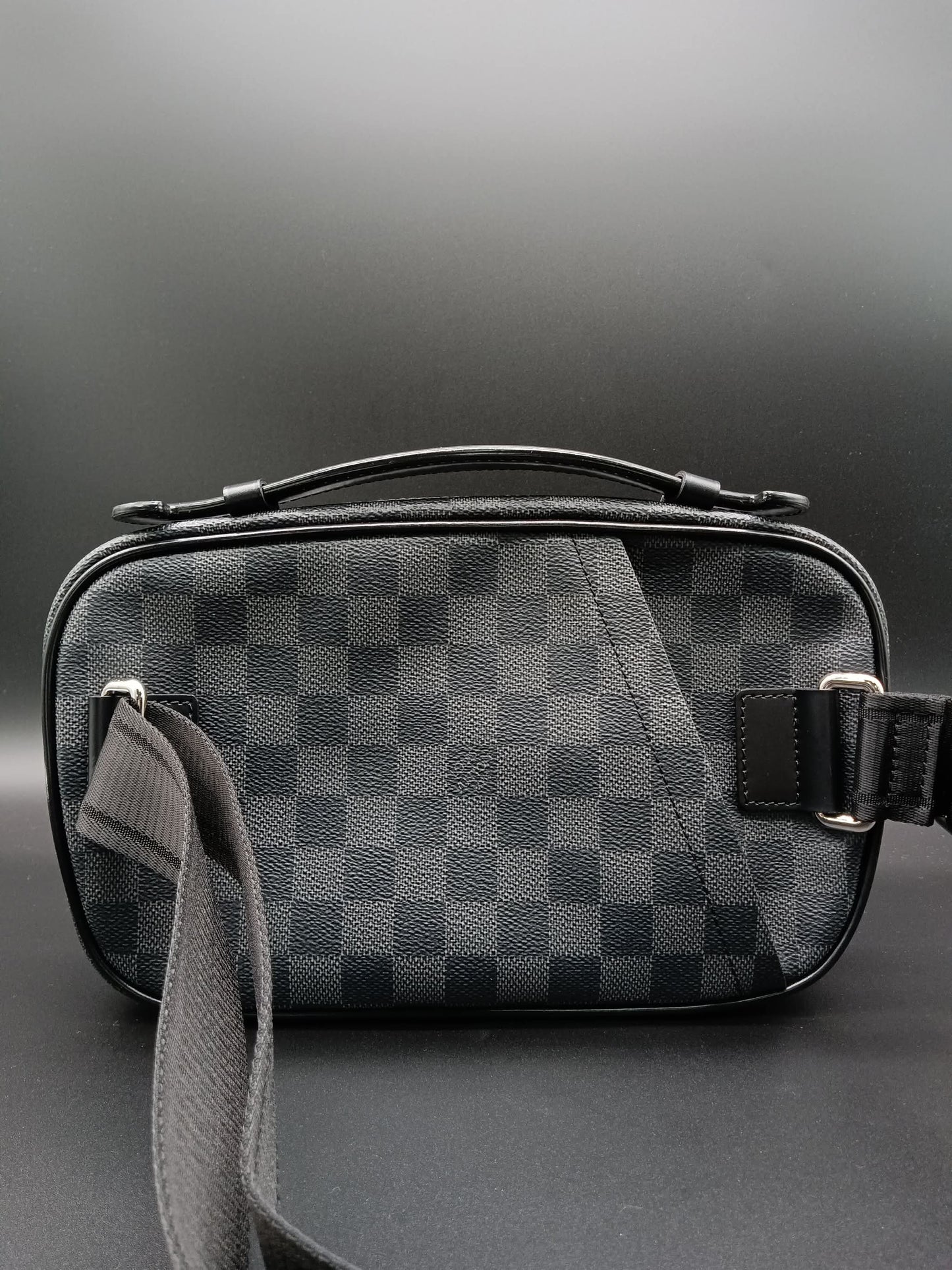 LOUIS VUITTON Damier Graphite Ambrell