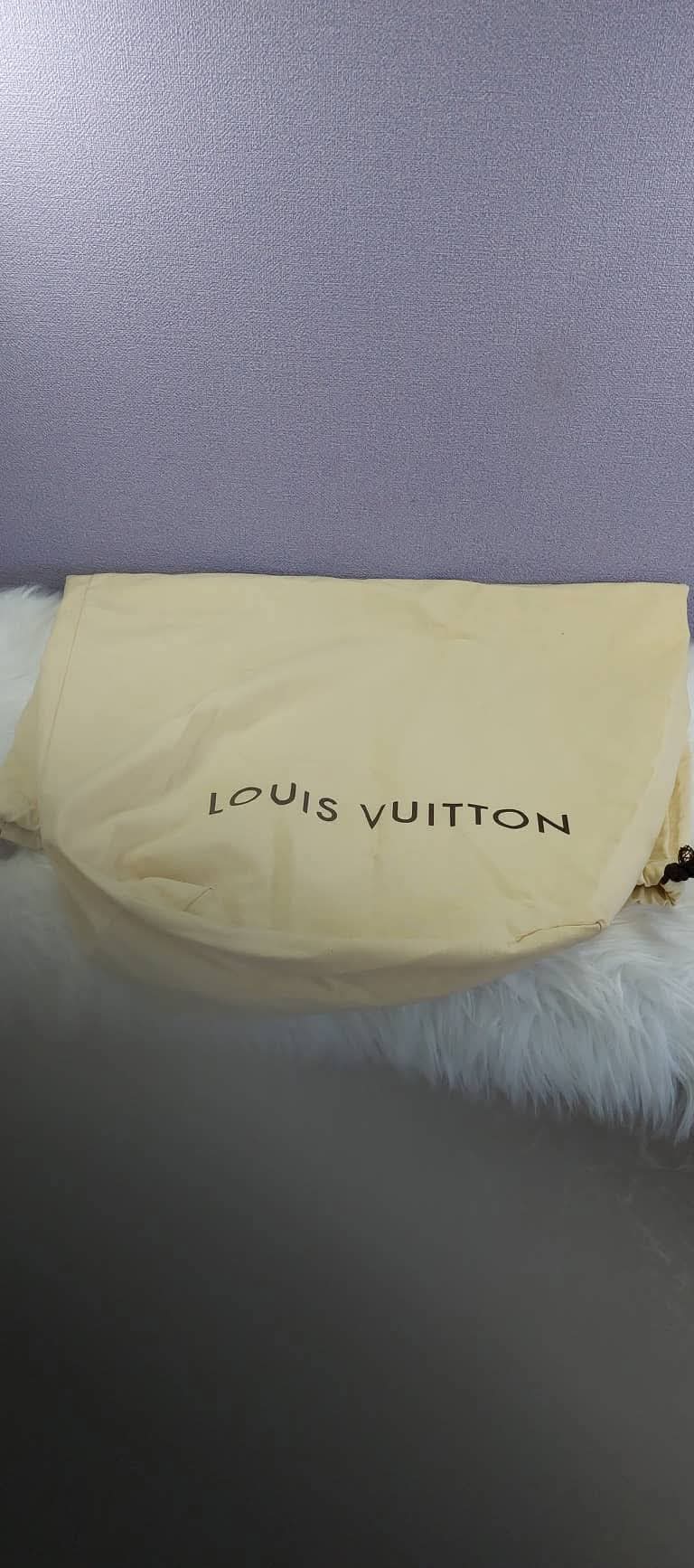 LOUIS VUITTON Epi Keepall 45