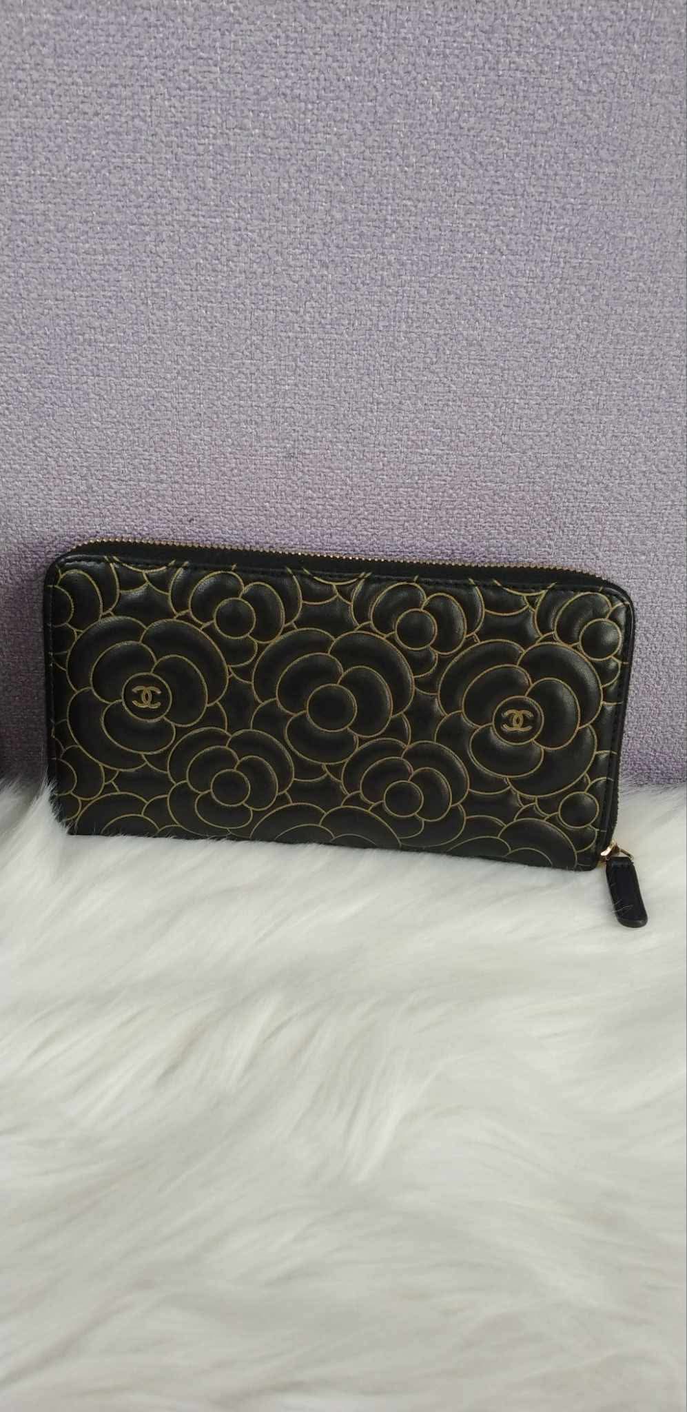 CHANEL Camellia Zippy Wallet