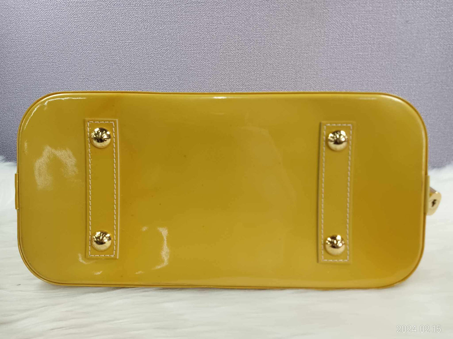 LOUIS VUITTON Vernis Alma PM