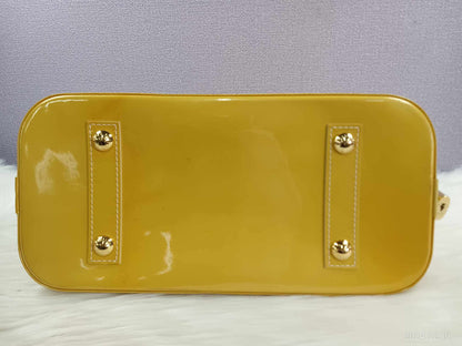 LOUIS VUITTON Vernis Alma PM