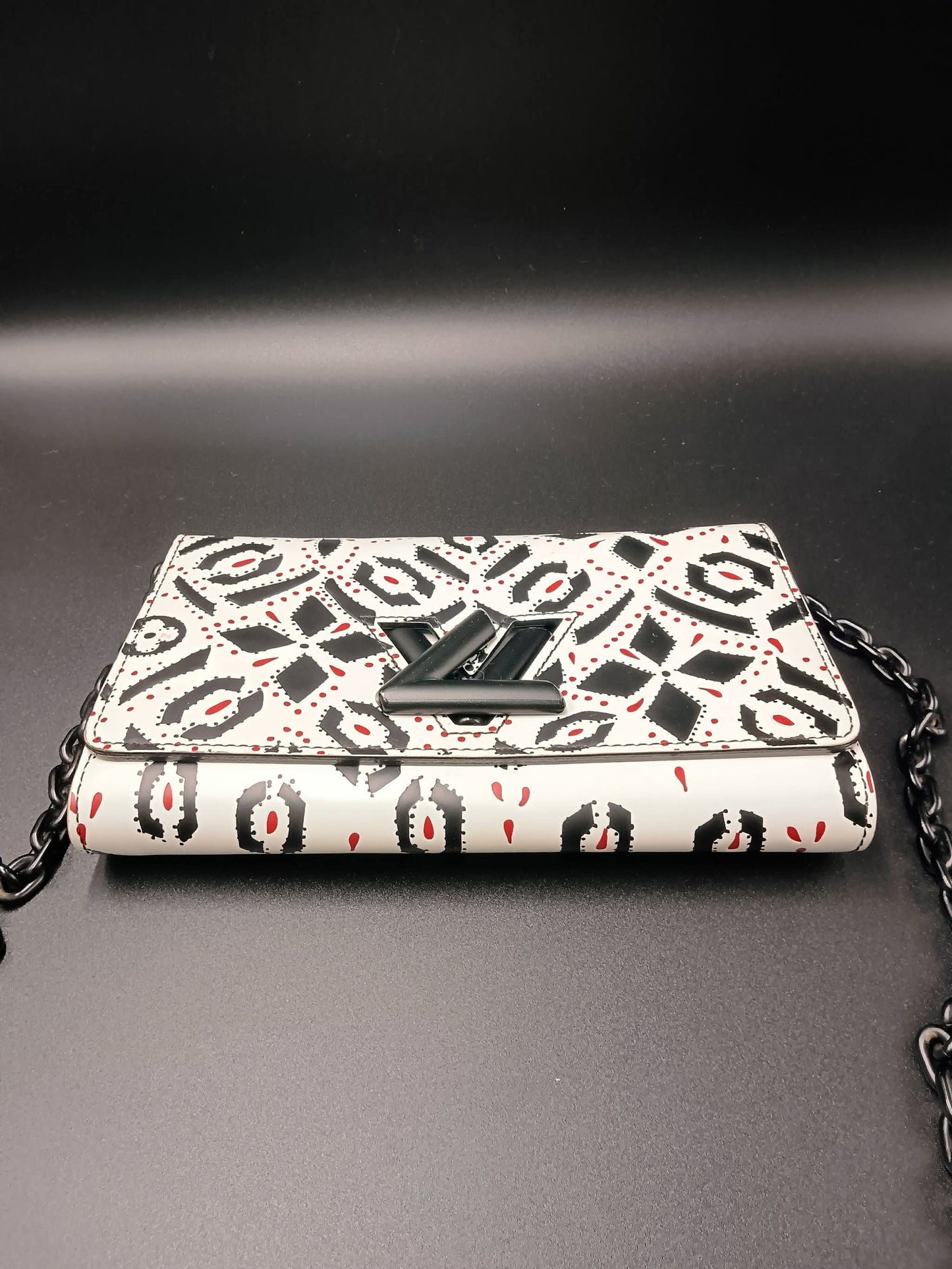 LOUIS VUITTON Graphic Print Twist Chain Bag