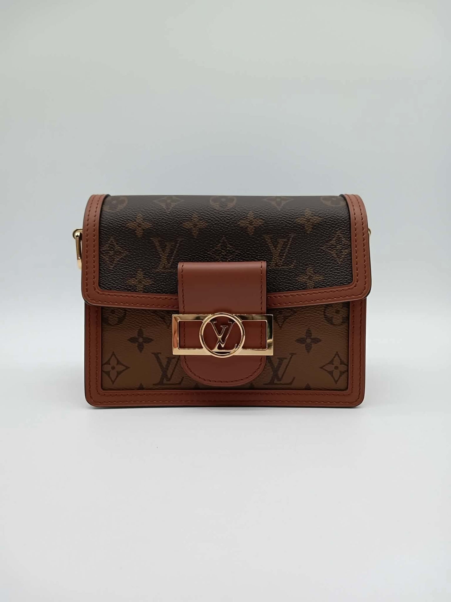 LOUIS VUITTON Monogram Reverse Dauphine