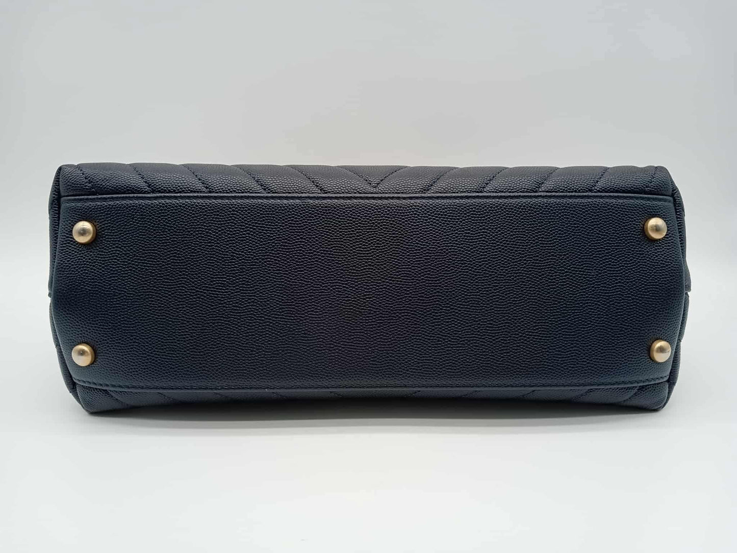 CHANEL Caviar Chevron Coco Handle