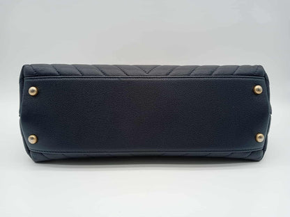 CHANEL Caviar Chevron Coco Handle