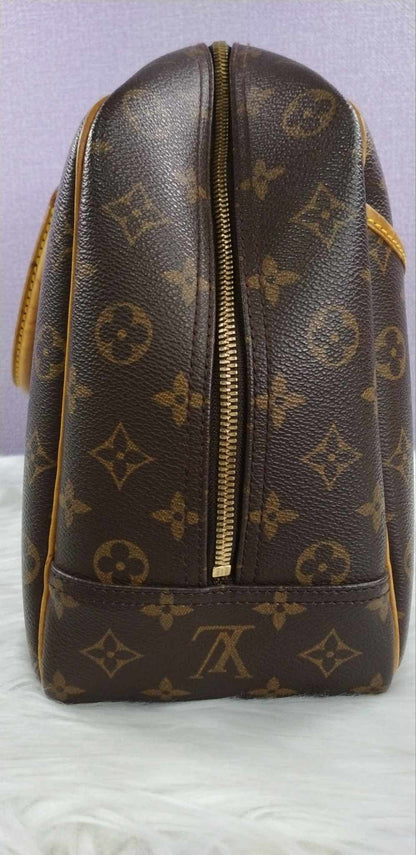 LOUIS VUITTON Monogram Deauville