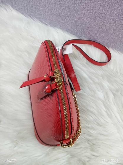 LOUIS VUITTON Epi Alma Mini