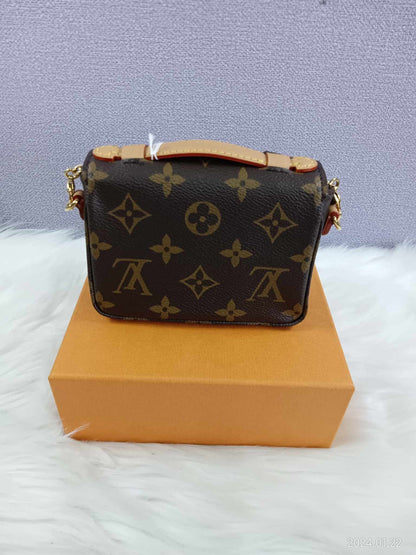 LOUIS VUITTON Monogram Micro Metis