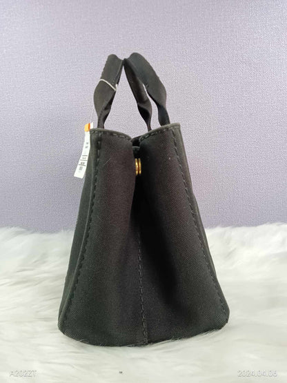 PRADA Canapa