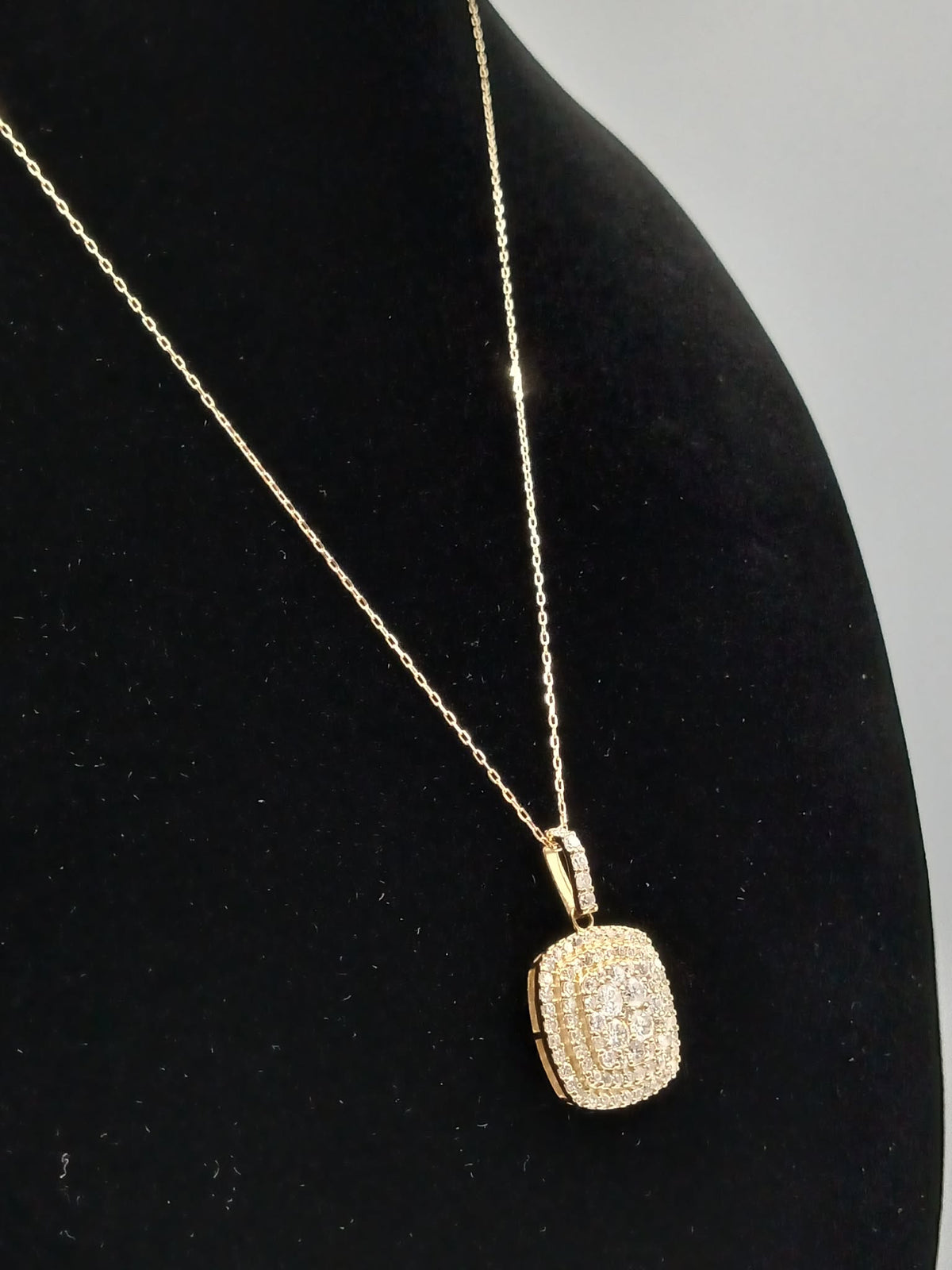 K18 YG Square Cluster Necklace 1ct 3.20g