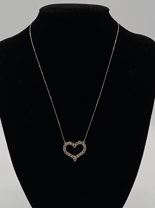 PT900 Open Heart Necklace 1ct 2.60g